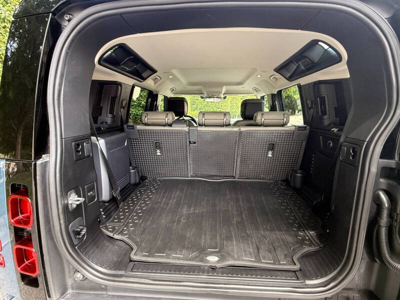 2020 Land Rover Defender 110 SE