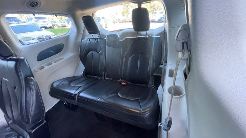 2018 Chrysler Pacifica Touring L