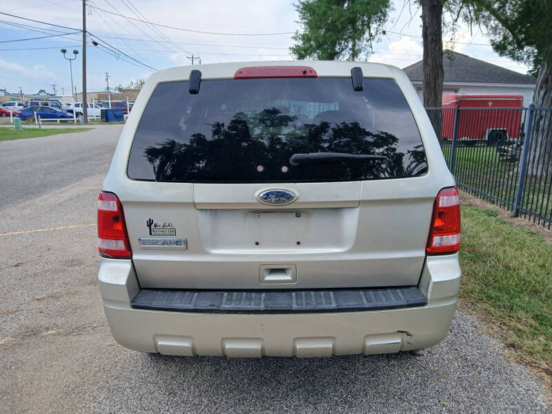 2011 Ford Escape XLS