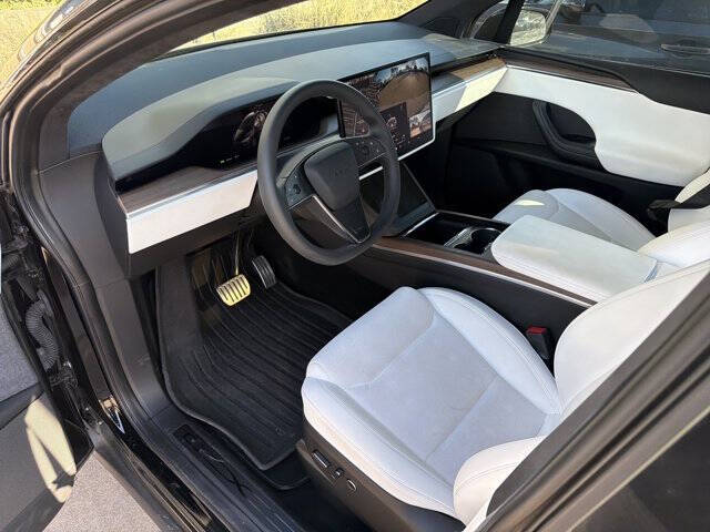 2023 Tesla Model X Standard Range