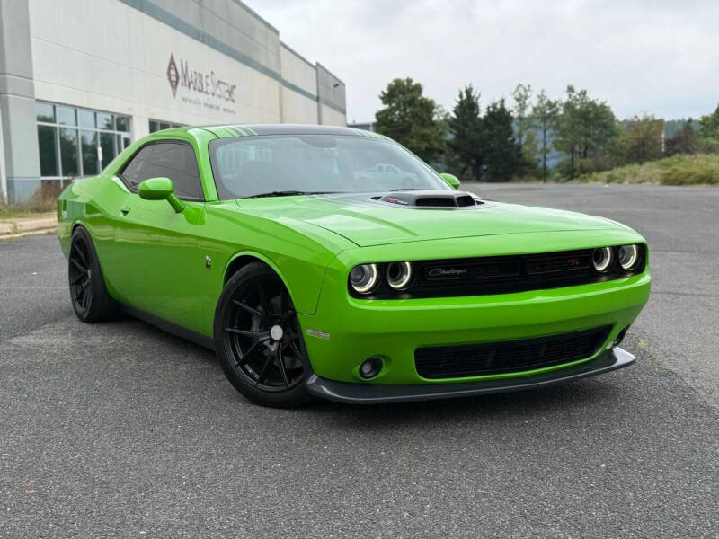 2017 Dodge Challenger 392 HEMI Scat Pack Shaker