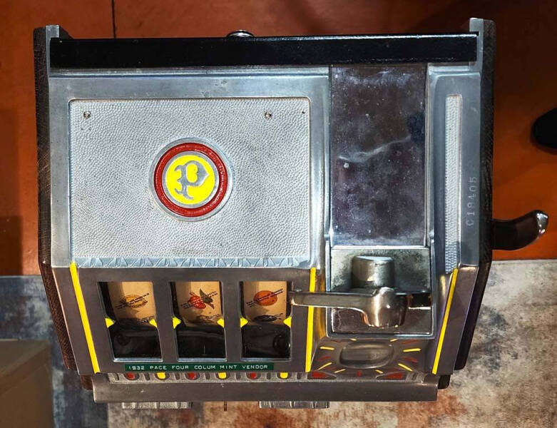 1932 Pace American Slot Machine