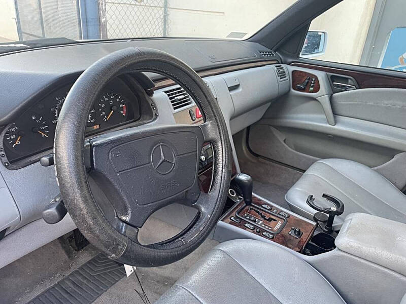1999 Mercedes-Benz E-Class E 320