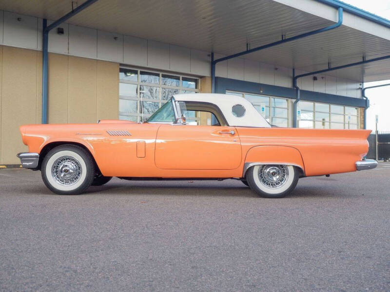 1957 Ford Thunderbird