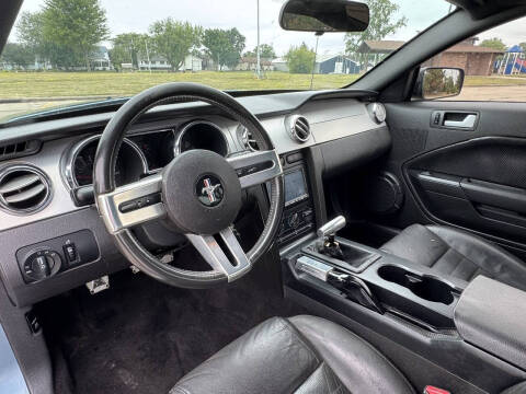 2005 Ford Mustang GT Deluxe