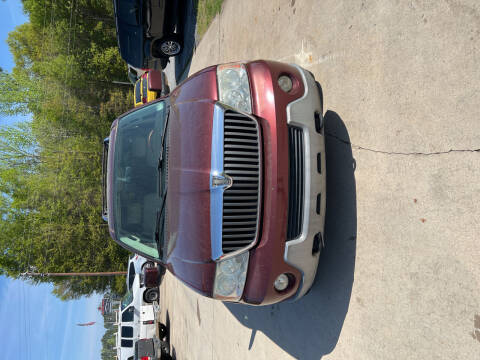 2003 Lincoln Navigator for sale at Valid Motors INC in Griffin GA