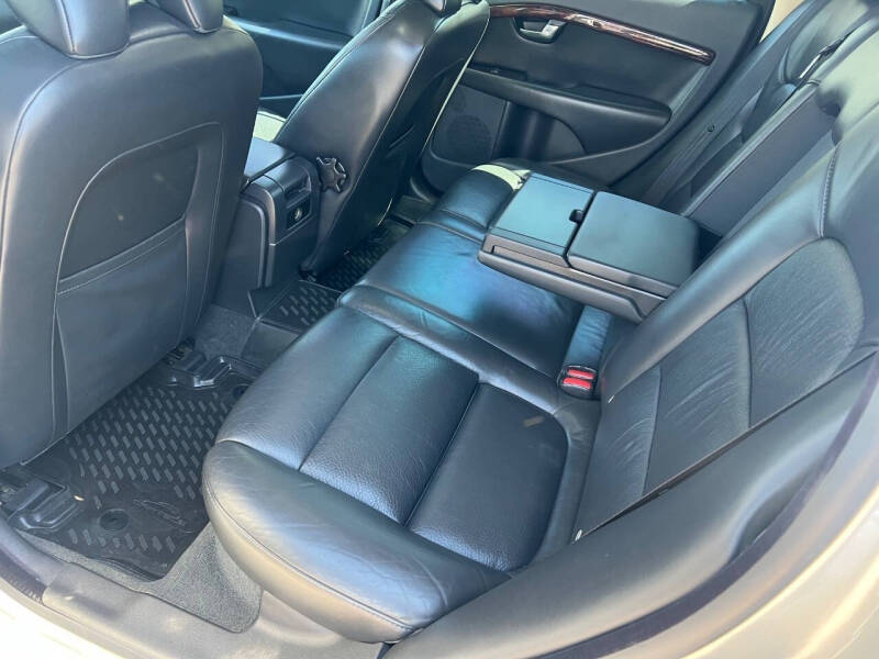 2008 Volvo V70 3.2