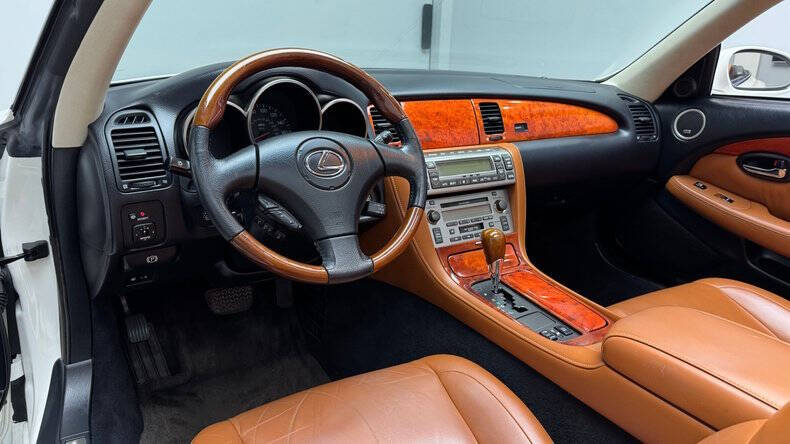 2005 Lexus SC 430