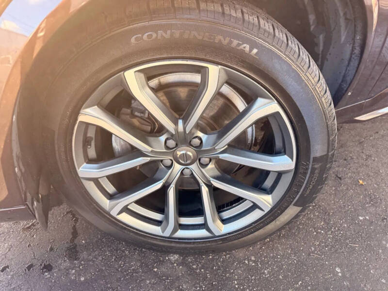 2018 Volvo XC90 T6 Momentum