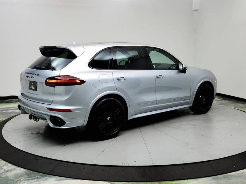 2016 Porsche Cayenne GTS