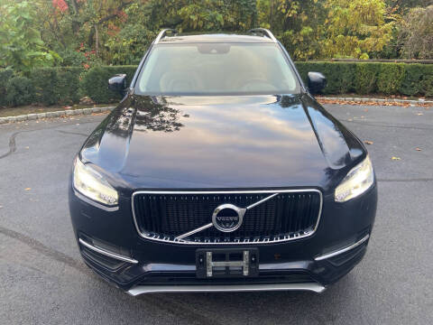 2016 Volvo XC90 T6 Momentum