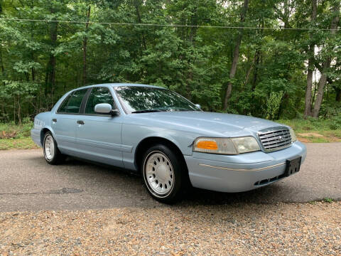 2000 Ford Crown Victoria for sale at Garber Motors in Midlothian VA