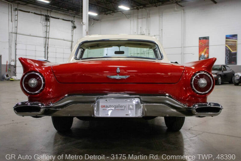 1957 Ford Thunderbird