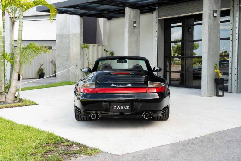2004 Porsche 911 Carrera 4S