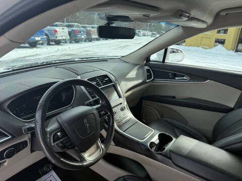 2019 Lincoln Nautilus Select