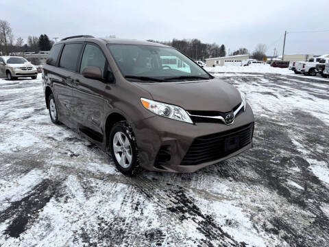 2018 Toyota Sienna LE Mobility 7-Passenger