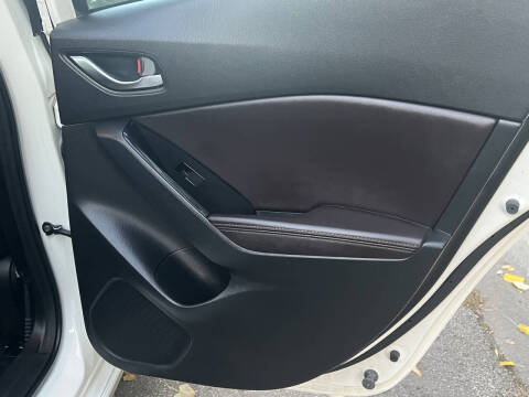 2018 Mazda MAZDA3 Touring