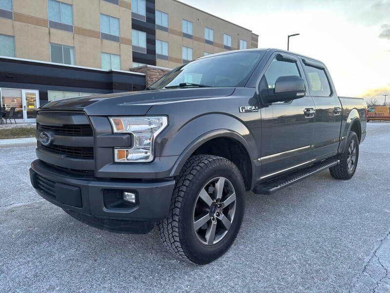 2015 Ford F-150 for sale at The Car Mart in Milford IN