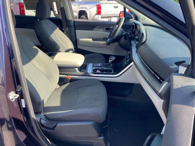2023 Kia Carnival