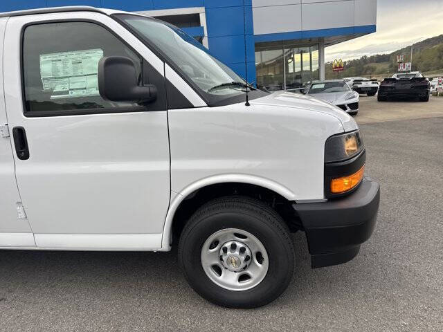 2025 Chevrolet Express 2500