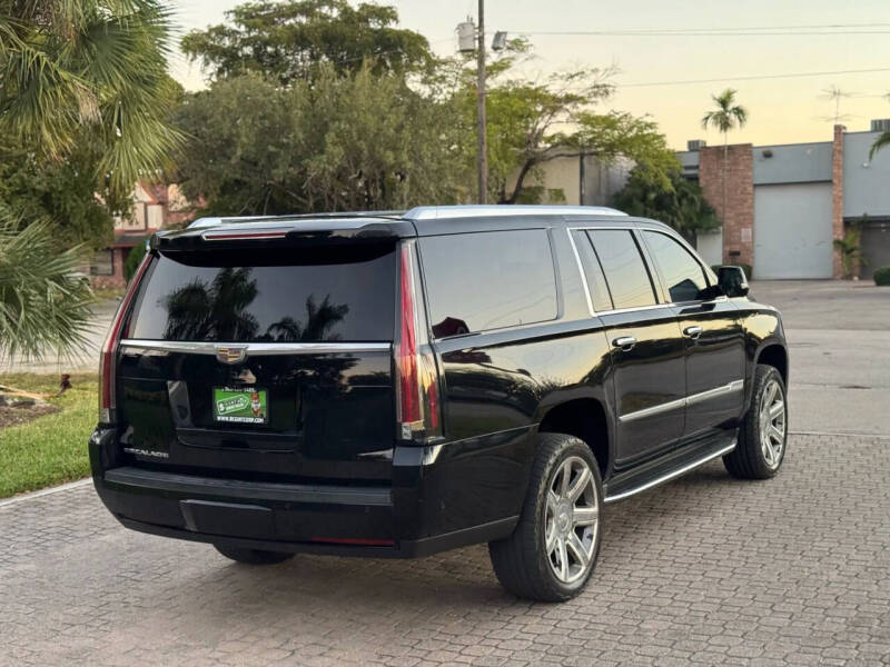 2017 Cadillac Escalade ESV Luxury