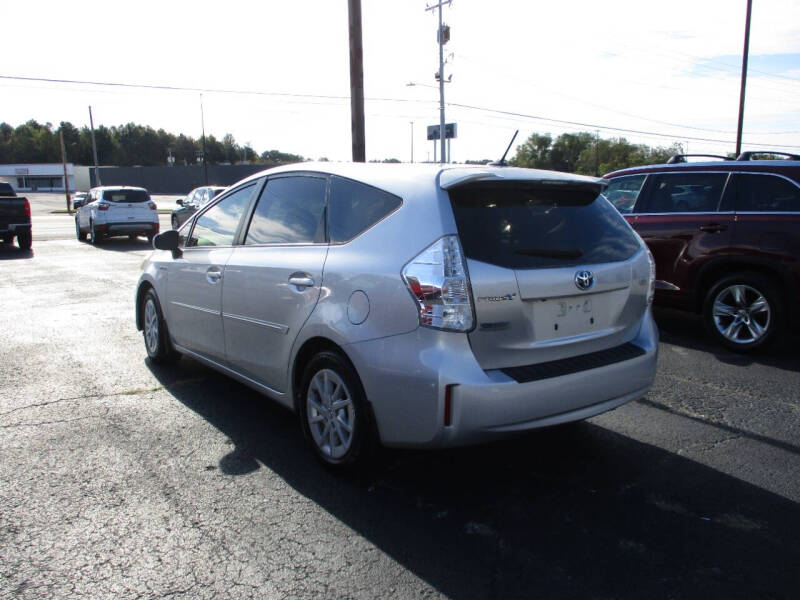 2014 Toyota Prius v Three