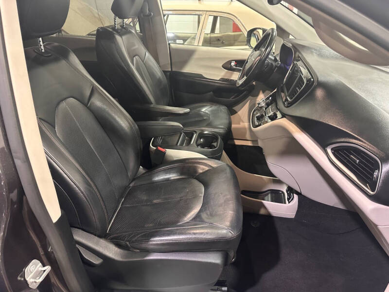 2019 Chrysler Pacifica Touring L