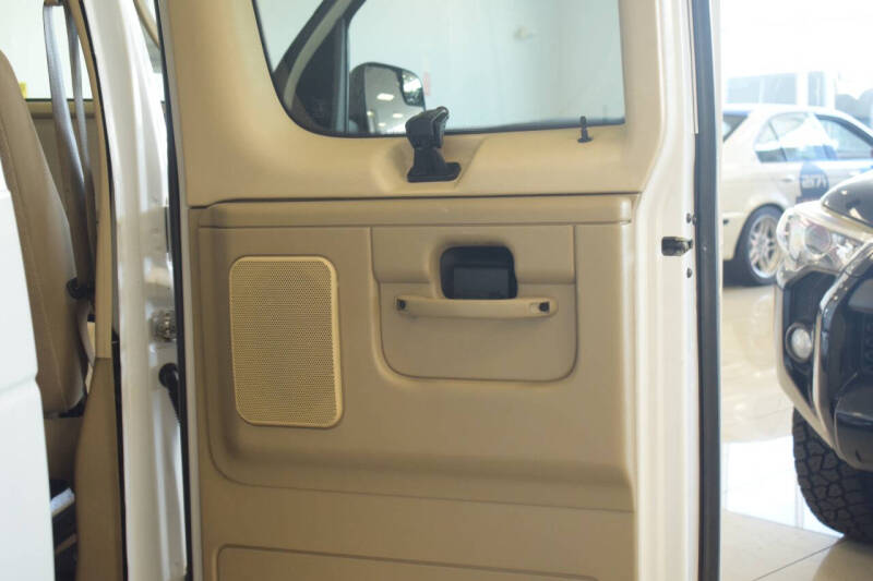 2014 Ford E-Series E-350 SD XLT