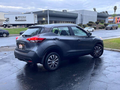 2019 Nissan Kicks S