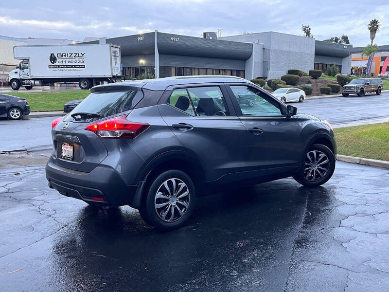 2019 Nissan Kicks S