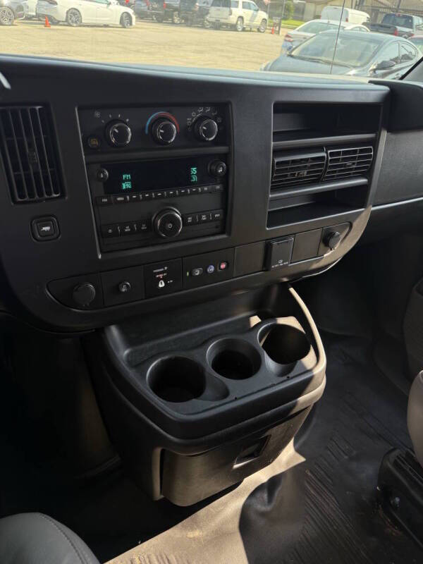 2023 GMC Savana 2500