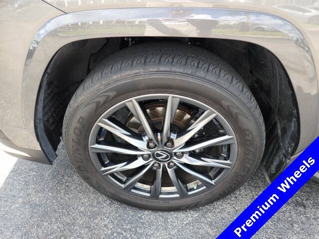 2023 Lexus LX 600 F SPORT Handling