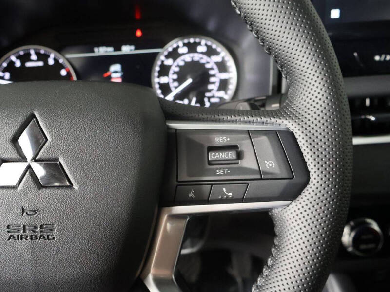 2026 Mitsubishi Outlander LE