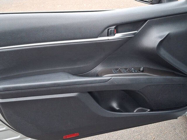 2021 Toyota Camry Hybrid LE