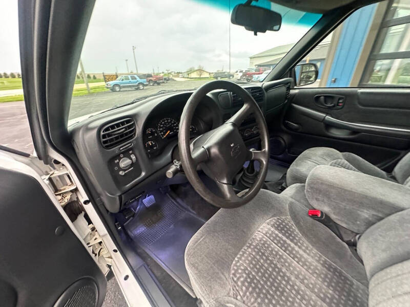 2000 Chevrolet S-10 LS