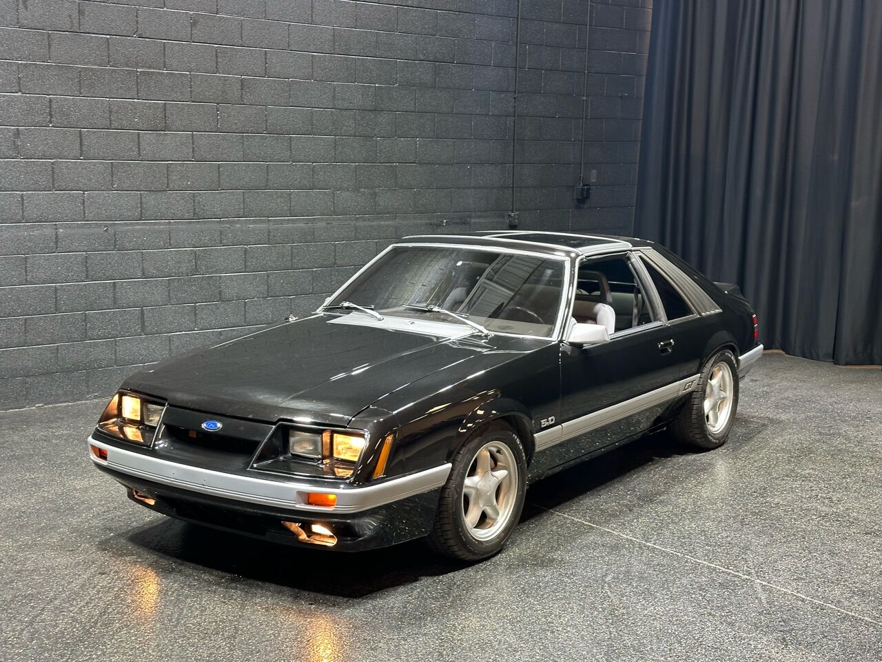 1985 Ford Mustang 19