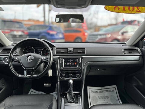 2018 Volkswagen Passat 2.0T R-Line