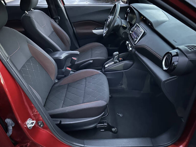 2019 Nissan Kicks SR