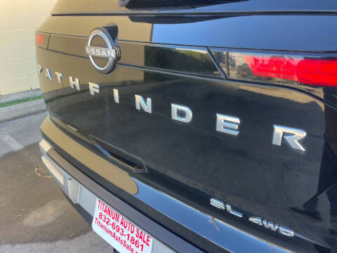 2022 Nissan Pathfinder SL