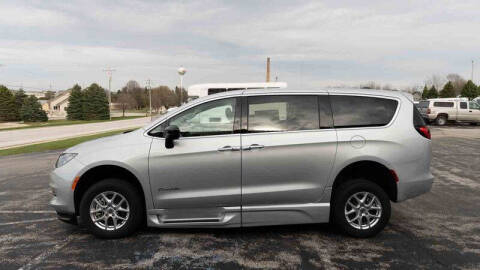 2024 Chrysler Voyager LX