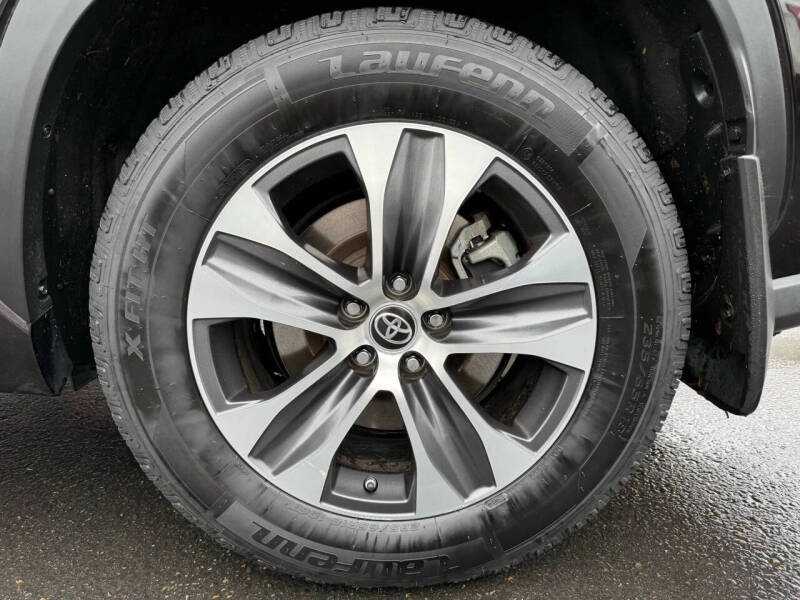 2022 Toyota Highlander Hybrid XLE