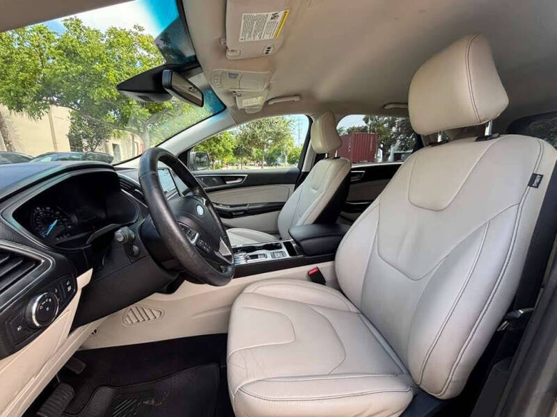 2022 Ford Edge Titanium