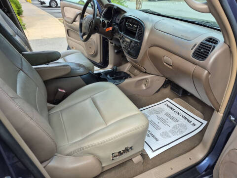 2004 Toyota Sequoia SR5