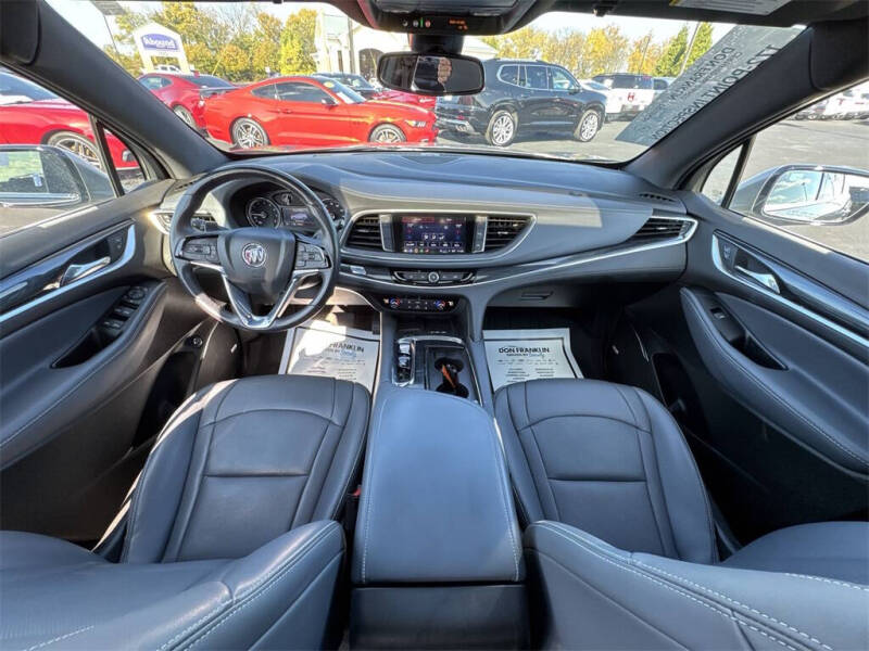 2023 Buick Enclave Essence