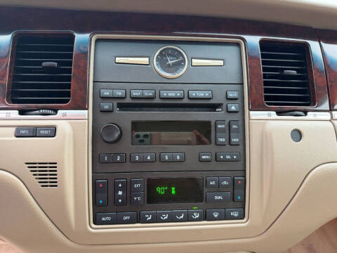 2006 Lincoln Town Car Signature