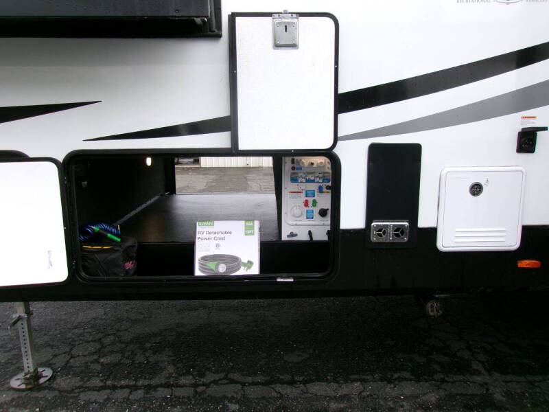 2021 Grand Design RV Reflection 303rls
