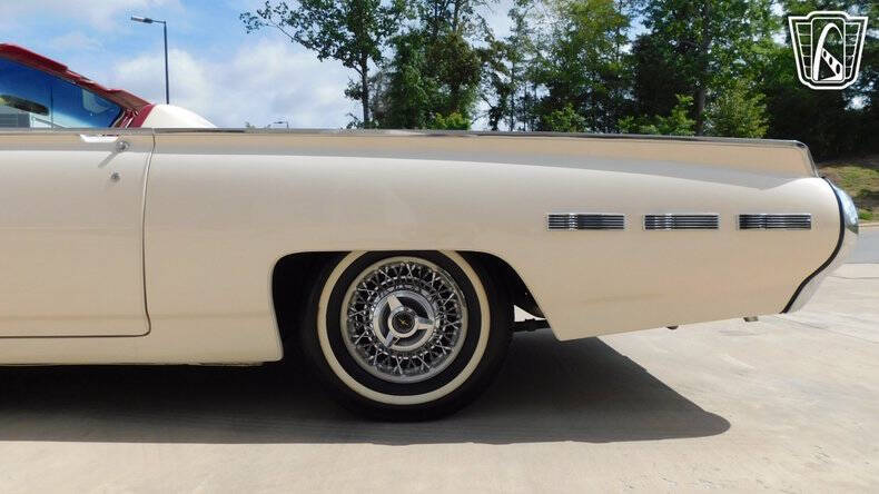 1962 Ford Thunderbird