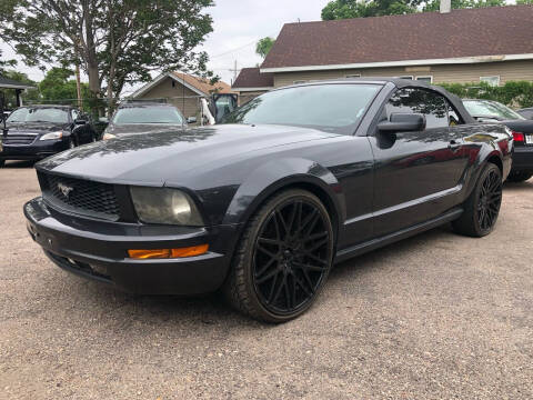 2007 Ford Mustang for sale at El Tucanazo Auto Sales in Grand Island NE