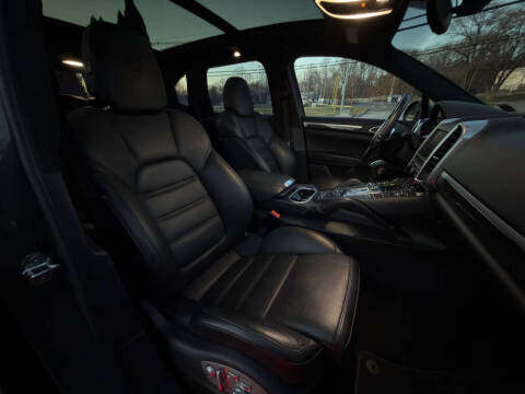 2014 Porsche Cayenne GTS