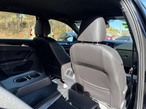 2017 Volkswagen Golf R 4Motion